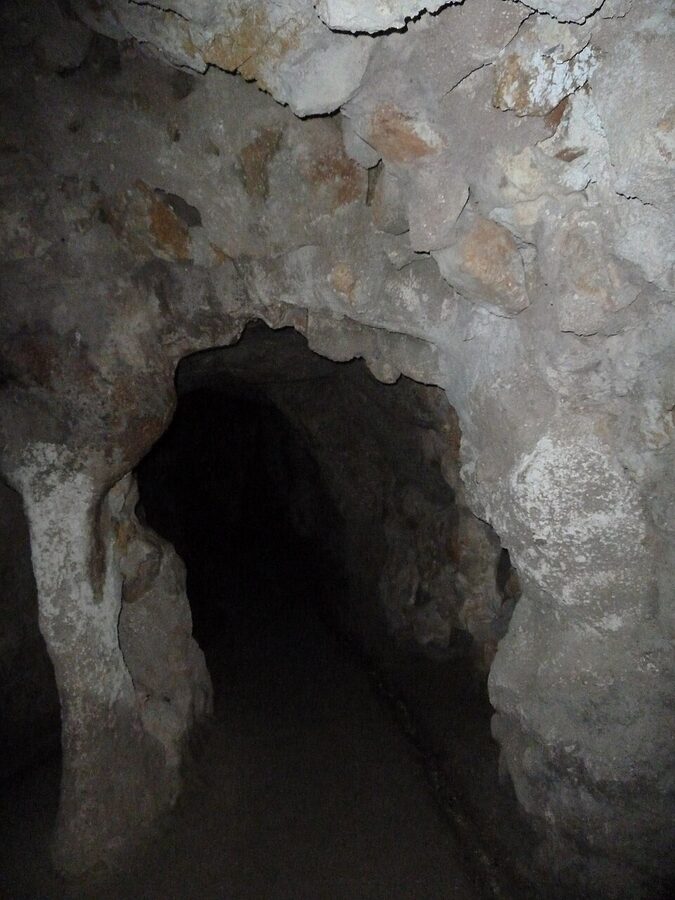 Quinta da Regaleira underground tunnel chamber Sintra