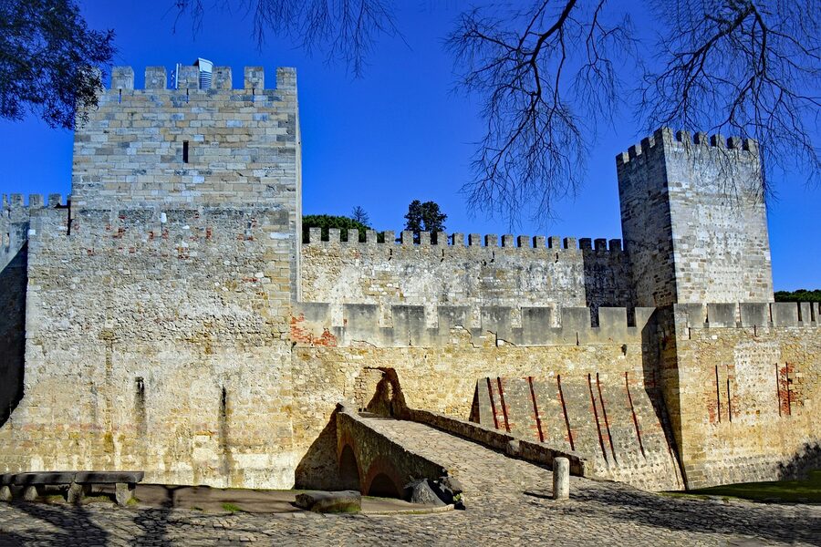 Castelo de Sao Jorge Lisbon ramparts and view