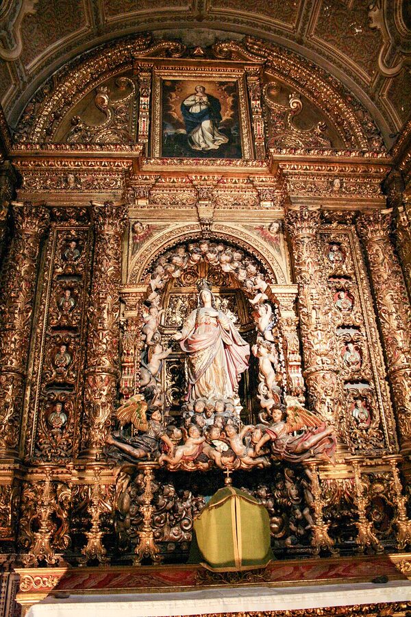 Igreja de Sao Roque Lisbon ornate interior