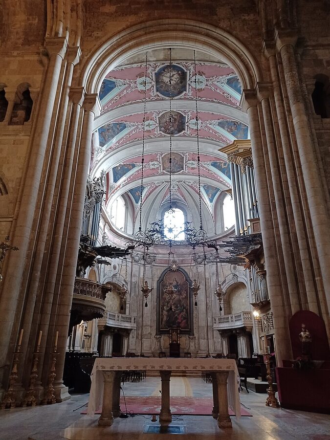 Se de Lisboa cathedral facade