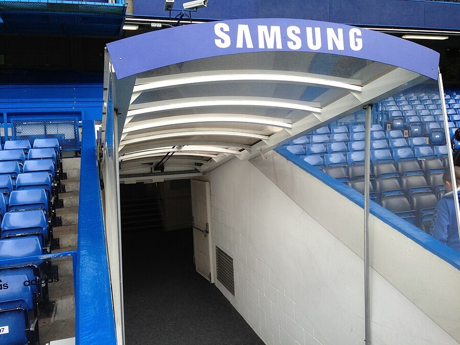Chelsea FC players tunnel pitch entry Stamford Bridge