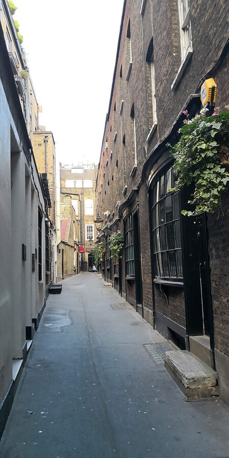 Goodwins Court London narrow alley gas lamps Knockturn Alley