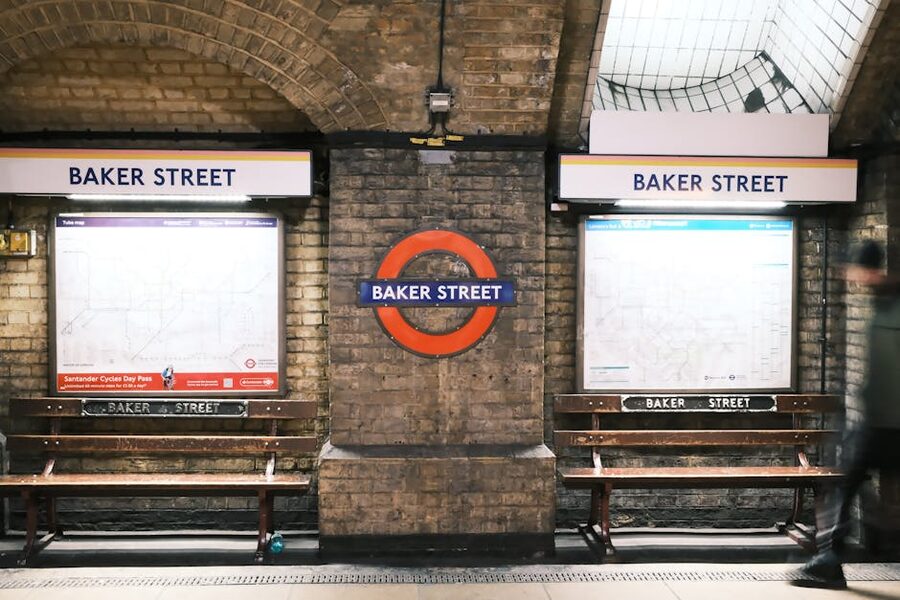 Baker Street tube station platform