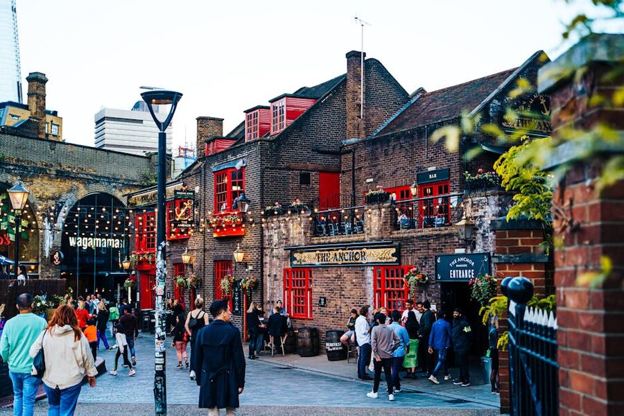 Anchor pub Bankside London evening