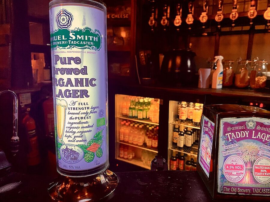 Pint of ale at Ye Olde Cheshire Cheese pub London