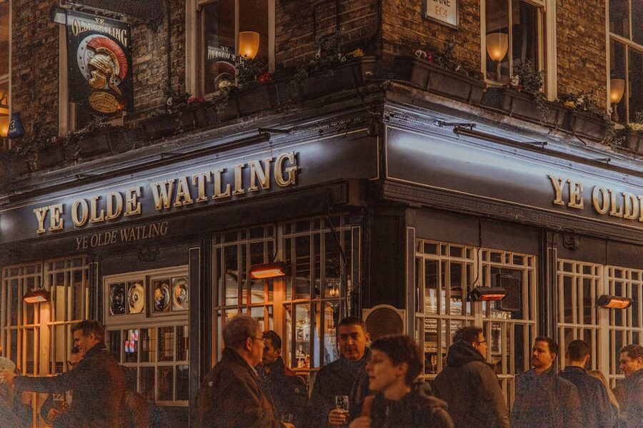 Ye Olde Watling pub London at night