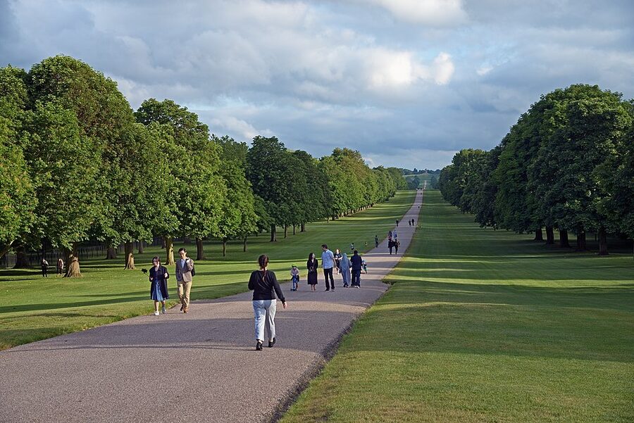 Long Walk Windsor Castle towards Copper Horse