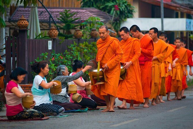Luang Prabang Alms Giving Ceremony and Mekong Cruise with Lunch - A Detailed Look at the Tour Experience