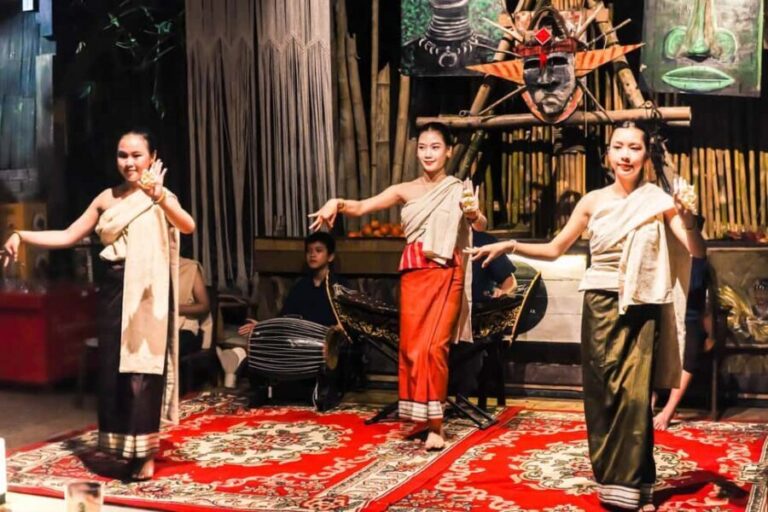 Luangprabang: Dinner with Lao Traditional Dance Performance - Who Will Love This Experience?