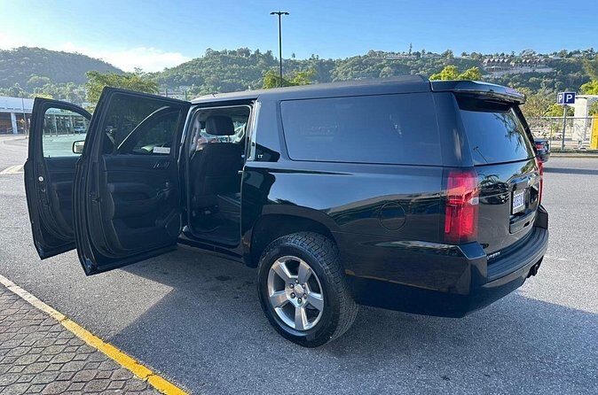 Luxury Montego Bay Airport Transfers - The Ride & What You’ll Experience