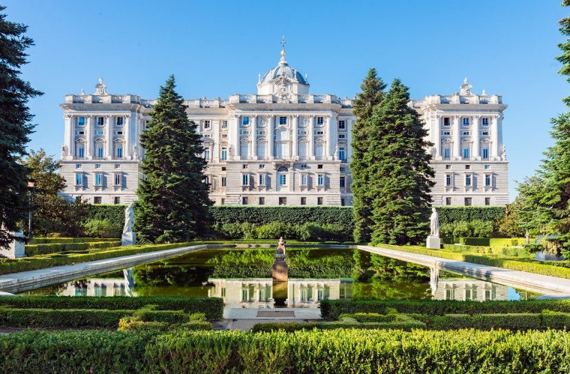 Madrid sightseeing bus at the Royal Palace stop