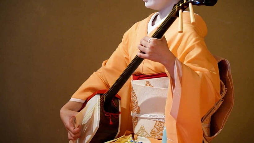 Maiko on the Noh Stage  Dance with Live Shamisen by Jikata - The Value of This Experience