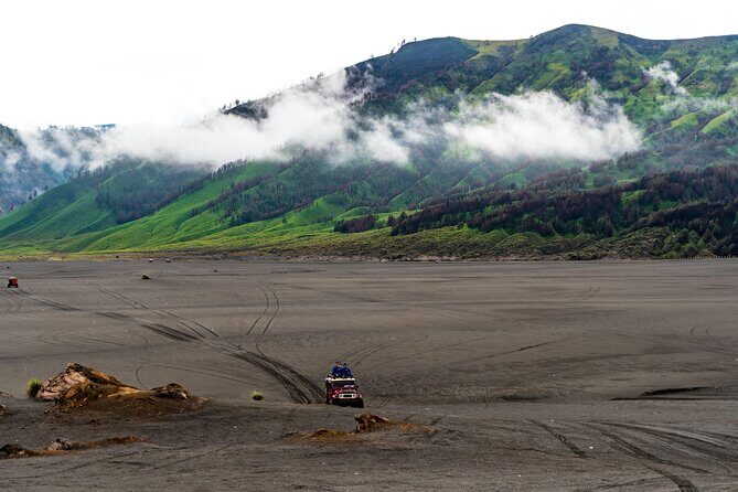 Malang : Private Sunrise Tour to Bromo with Crater Exploration - The Experience in Detail: What to Expect
