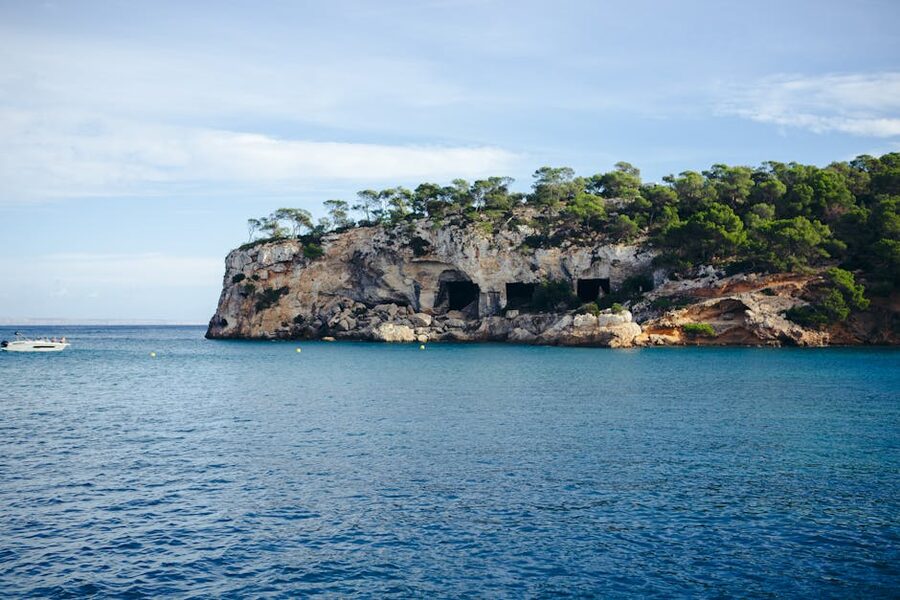 Mallorca east coast limestone cliffs and turquoise water