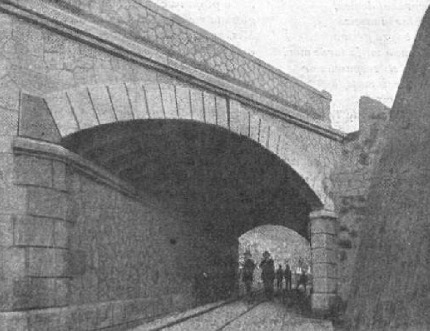1912 archive image of the skewed Sóller train viaduct