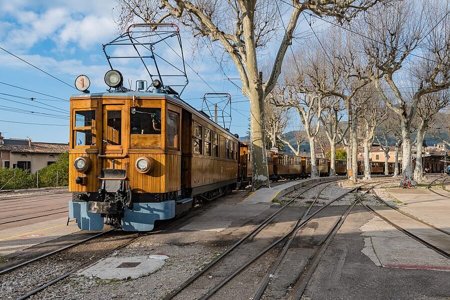 Wooden Tren de Sóller carriages at Sóller station
