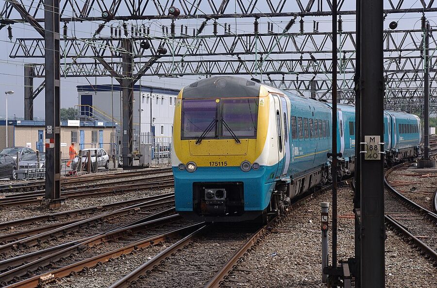 Train at Manchester Piccadilly station