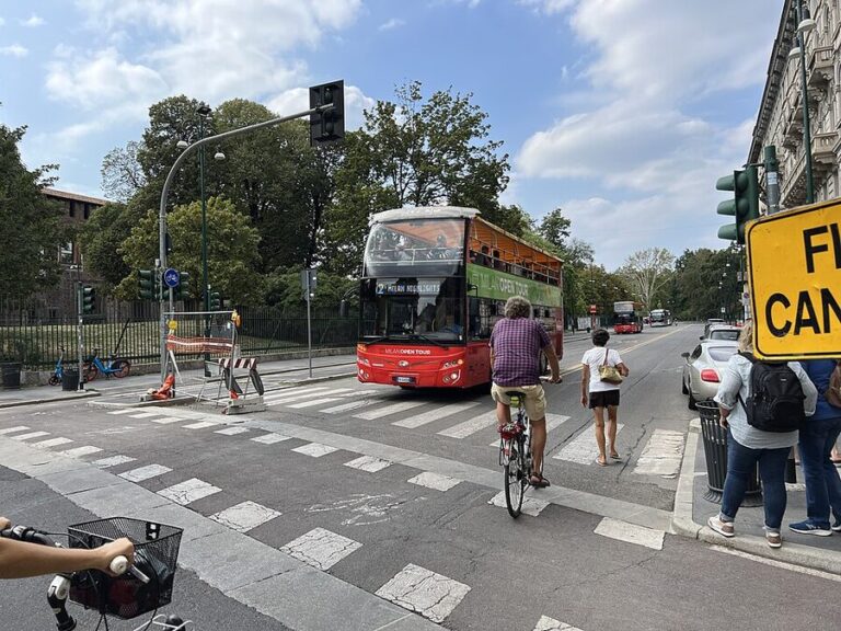 How to Book a Milan Hop-On Hop-Off Bus Tour