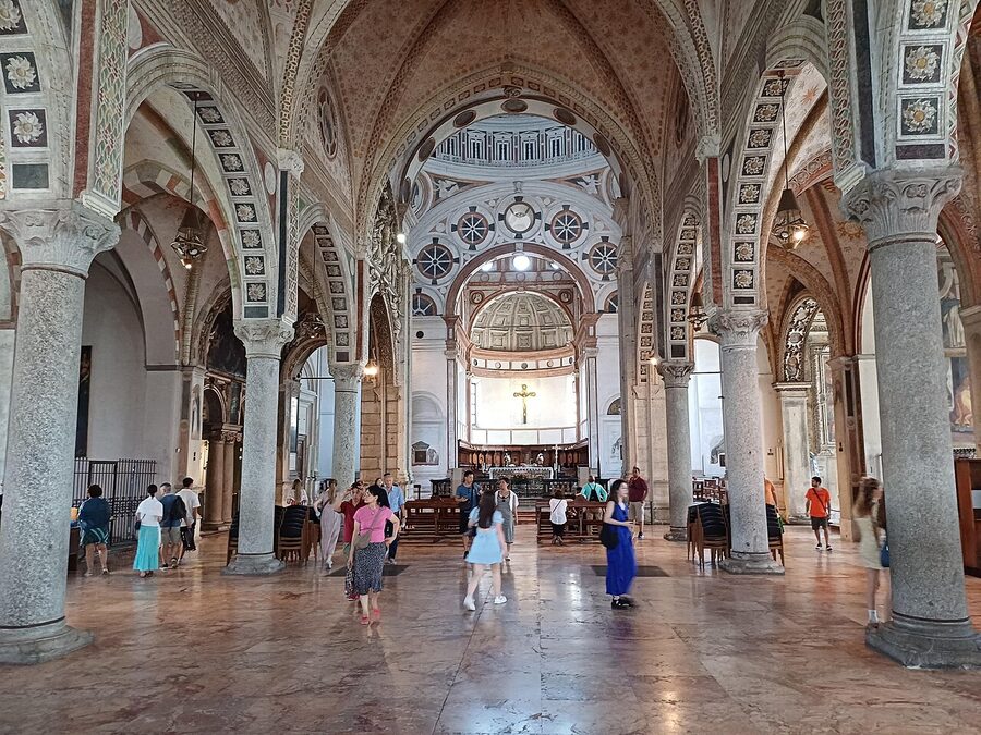 Nave interior of Santa Maria delle Grazie Milan