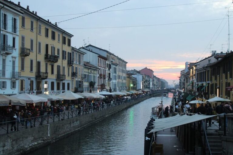 How to Book a Milan Navigli Canal Cruise