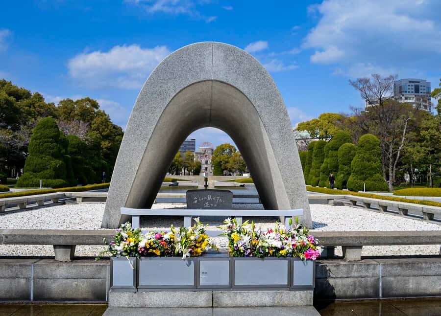 Miyajima Floating Torii & Hiroshima Peace Park Day Tour - What Makes This Tour Stand Out?