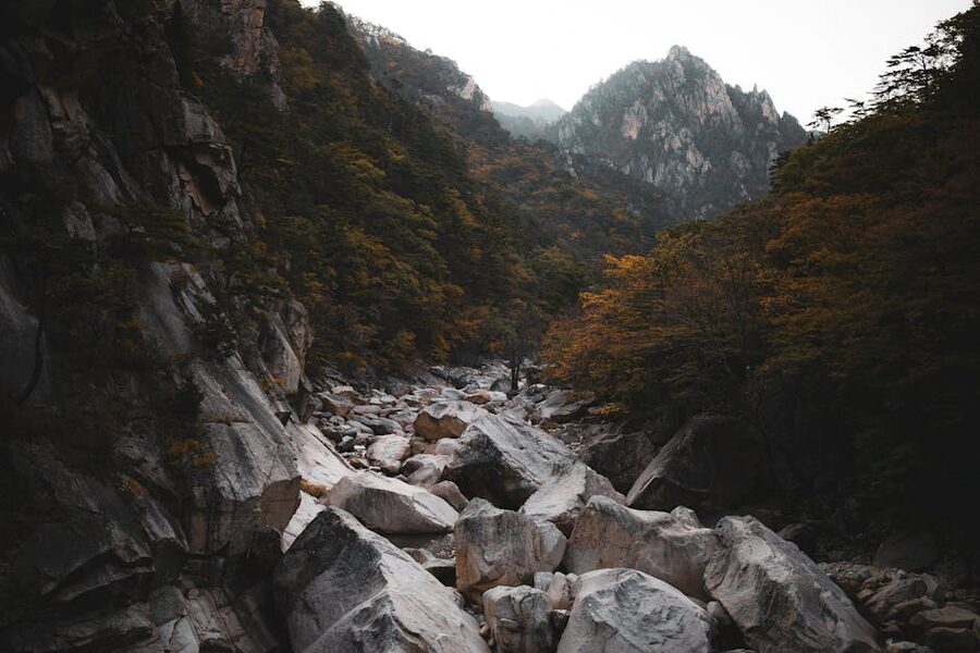 Boulder-strewn autumn trail in Seoraksan National Park