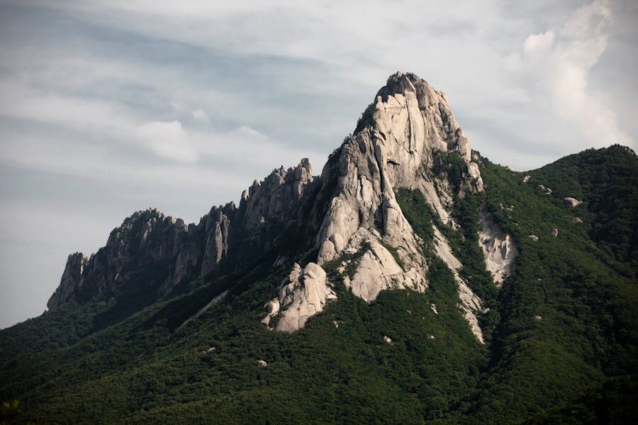 Seoraksan steep rocky peaks near Goseong-gun
