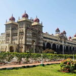 Mysore: Palace, Art Gallery & Devaraja Market Walking Tour - Exploring Mysore on Foot: What You Can Expect