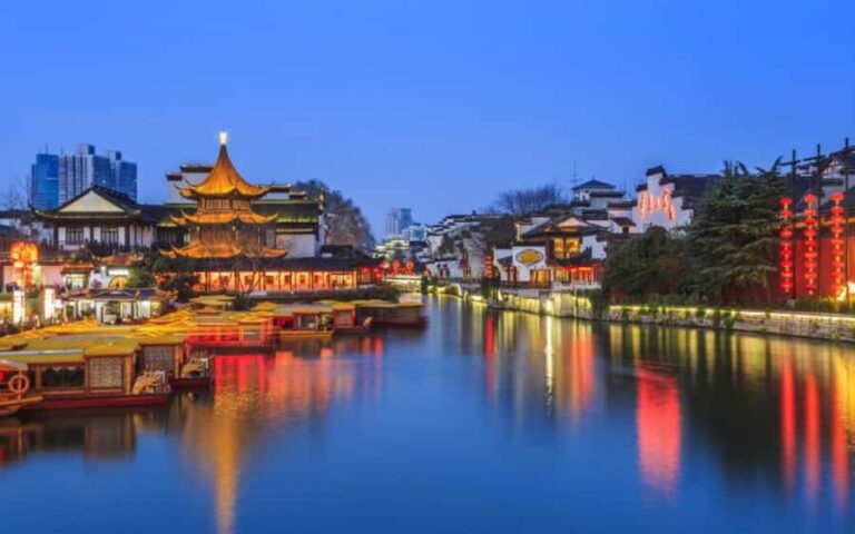 Nanjing:Night Cruise-Qinhuai River&Night Visit-Zhonghua Gate - Exploring the Itinerary in Detail