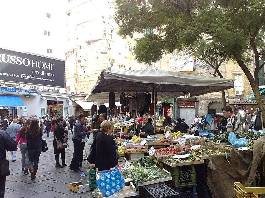 Pignasecca market in Naples with stalls