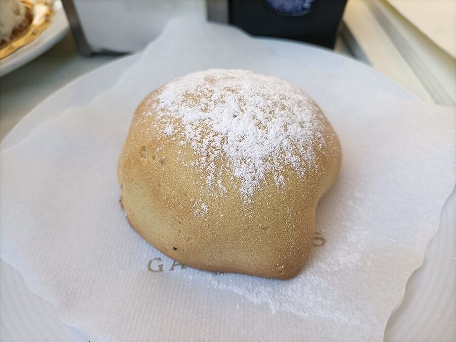Sfogliatella frolla pastry from Naples