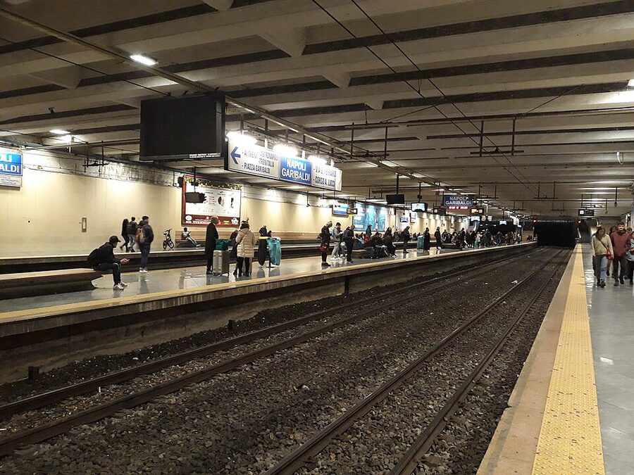 Circumvesuviana train station Napoli Garibaldi platform