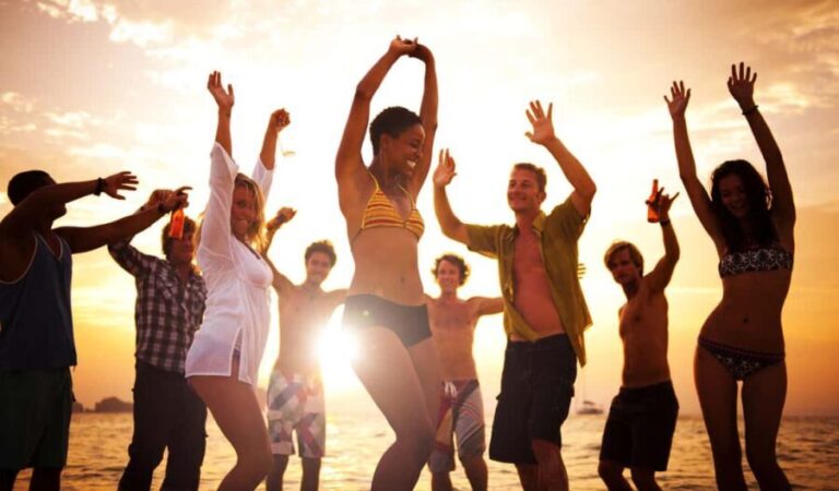 Nassau: Sunset Dinner Cruise - The Experience in Detail