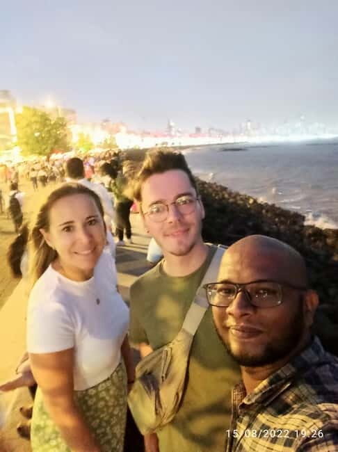 Night Tour: Mumbais Nights & Buzzing Bazaars - The Experience of Guides and Atmosphere