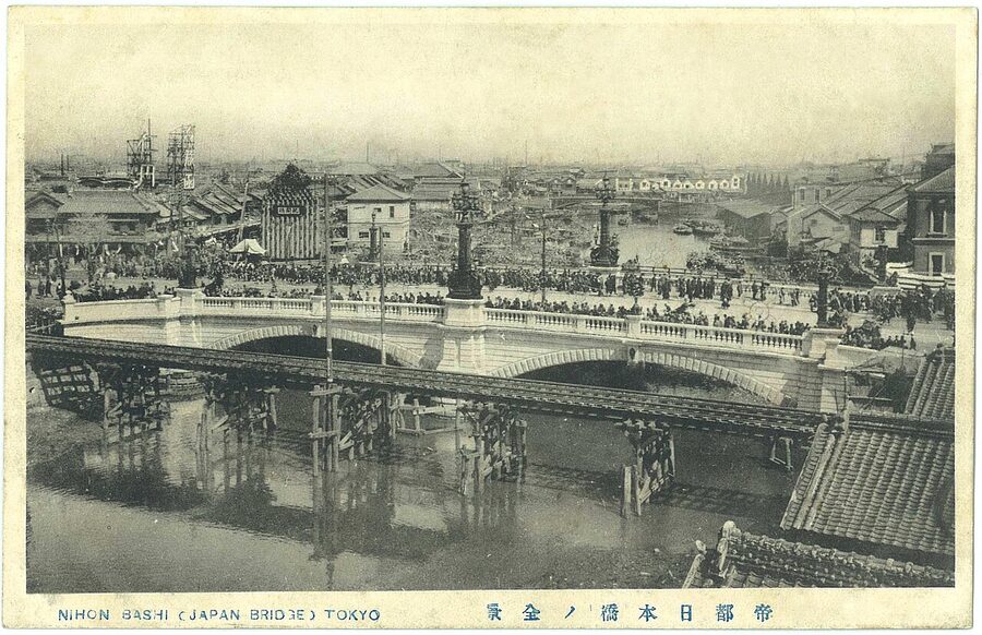 People viewing the newly opened Nihonbashi bridge in April 1911, Tokyo
