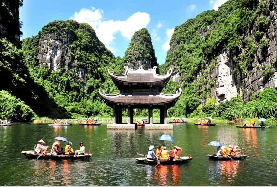 Ninh Binh: Phat Diem Cathedral, Trang An & Bai Dinh Tour - Deep Dive into the Itinerary