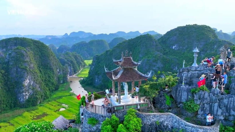 Ninh Binh Sunrise Motobike Tour Mua Cave, Trang An Boat Ride - The Climb to Mua Cave’s Summit