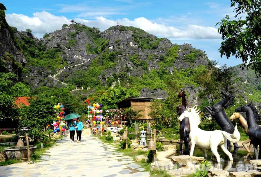 Ninh Binh: Trang An Boat Ride, Hoa Lu, Mua Cave, Bich Dong - Practical Details and Tips