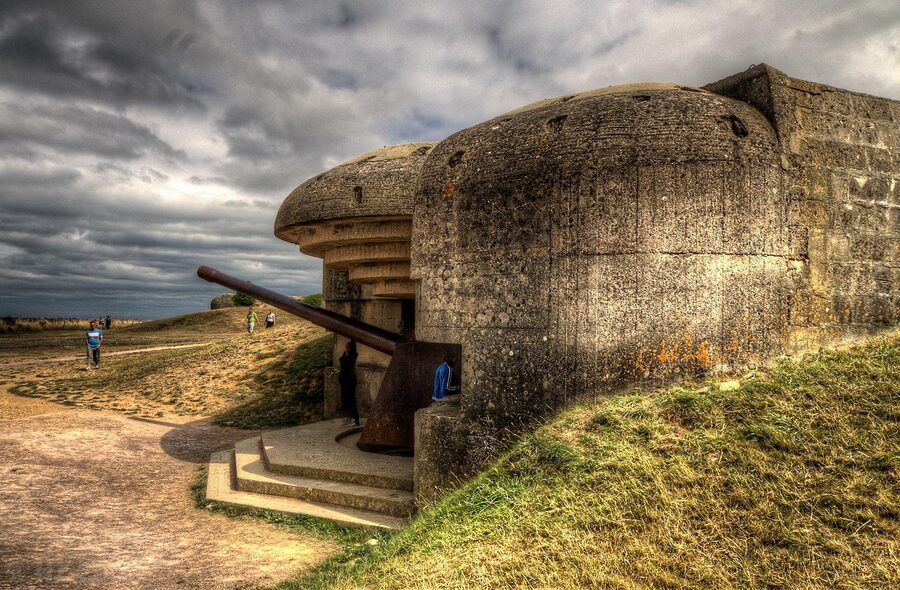 German cannon inside the Longues-sur-Mer battery casemate