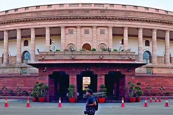 Old Delhi Heritage Walk and Half Day New Delhi Sightseeing - Who Should Consider This Tour?