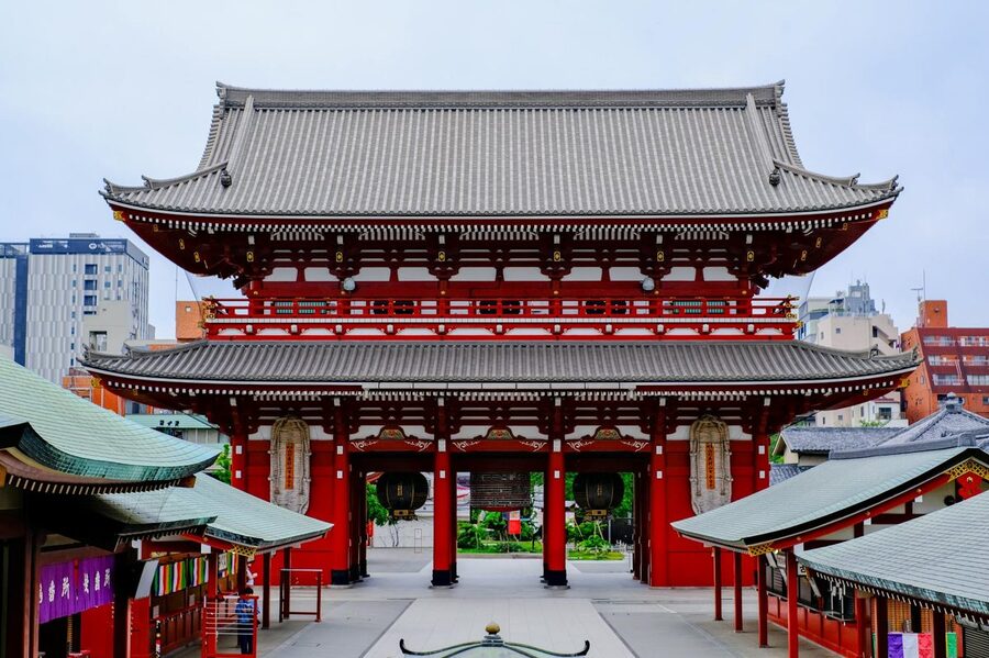 The famous red Kaminarimon gate at Senso-ji temple in Asakusa Tokyo