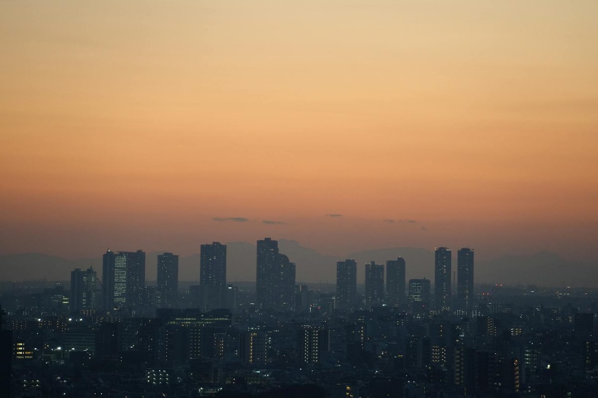 Dramatic dusk sky with Tokyo skyscrapers silhouetted