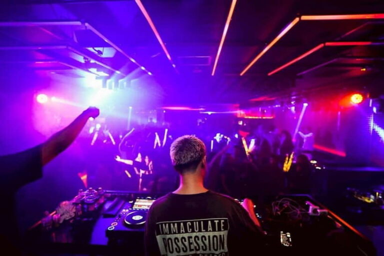 Osaka Dotonbori:GIRAFFE Nightclub Ticket & VIP (For Foreign) - The Sum Up