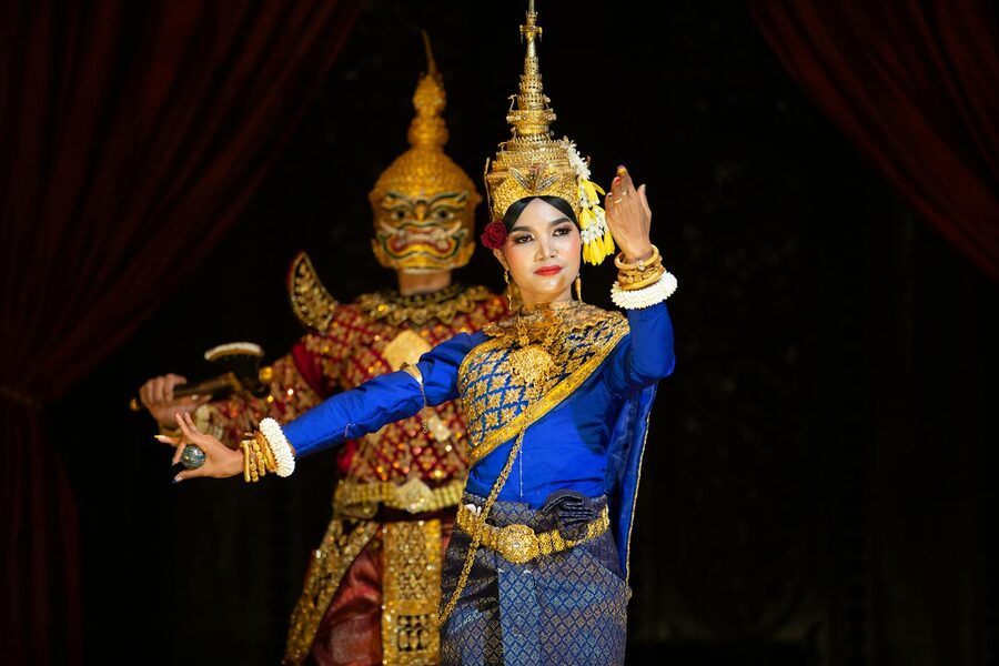 Traditional Khmer Apsara dancer in Siem Reap