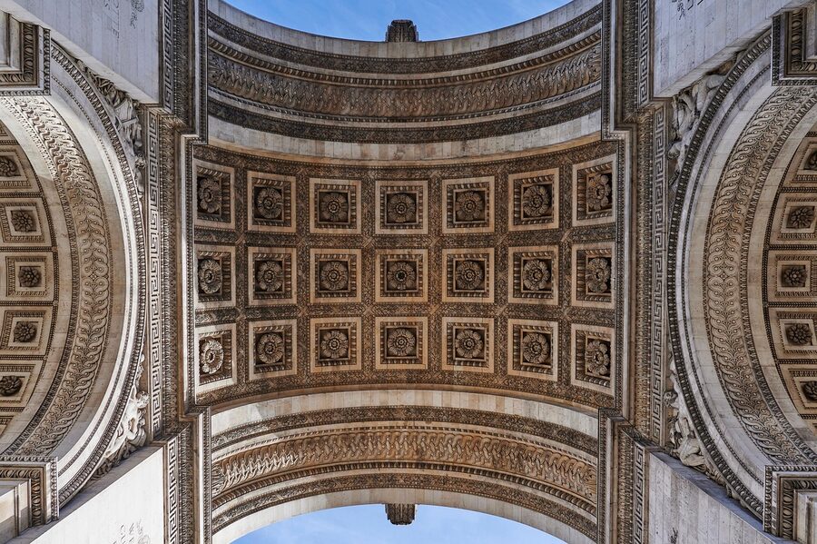 Facade architecture of the Arc de Triomphe