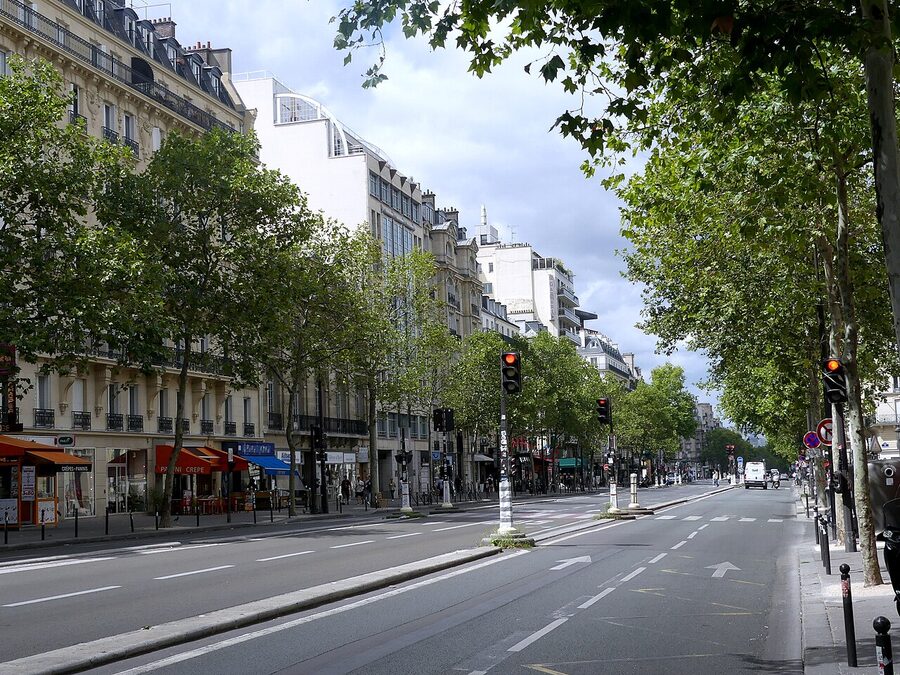 Boulevard du Montparnasse in summer