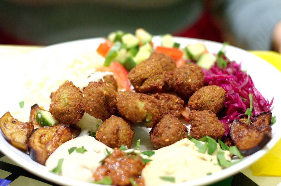 L'As du Falafel sandwich Le Marais Paris