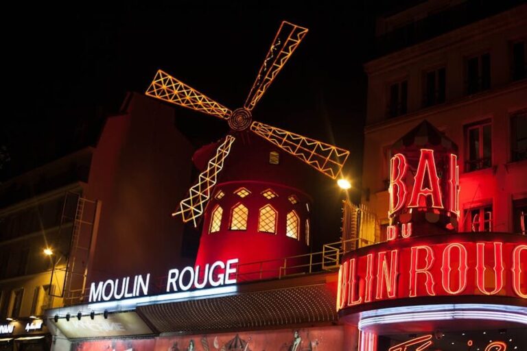 How to Book Moulin Rouge Tickets