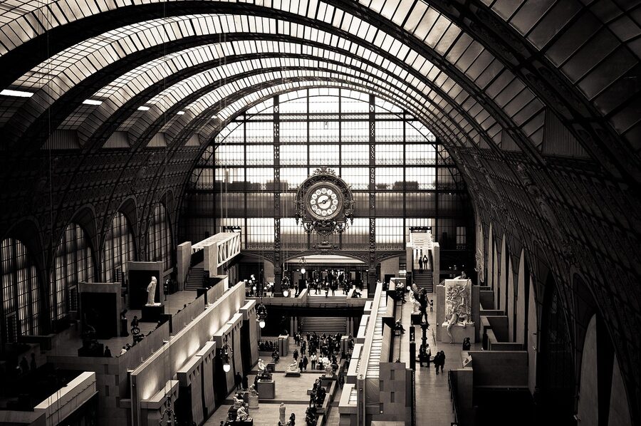 Musée d'Orsay clock and station architecture in Paris