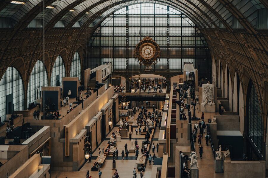 Musée d'Orsay gallery interior with crowds of visitors